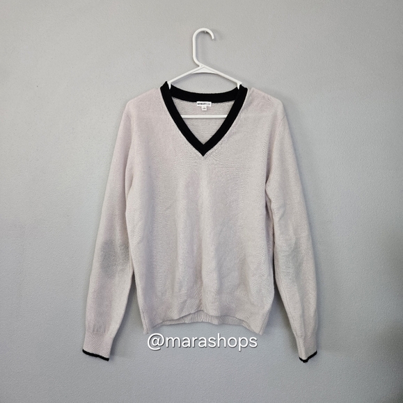 Minnie Rose V-neck Elbow Heart Cashmere Sweater - Picture 1 of 5